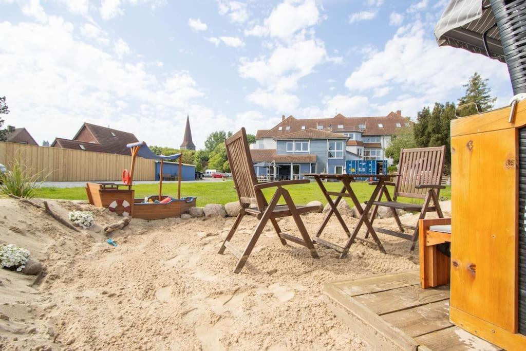 Ferienwohnungen Fehmarn Mit Parkplatz In Petersdorf Extérieur photo